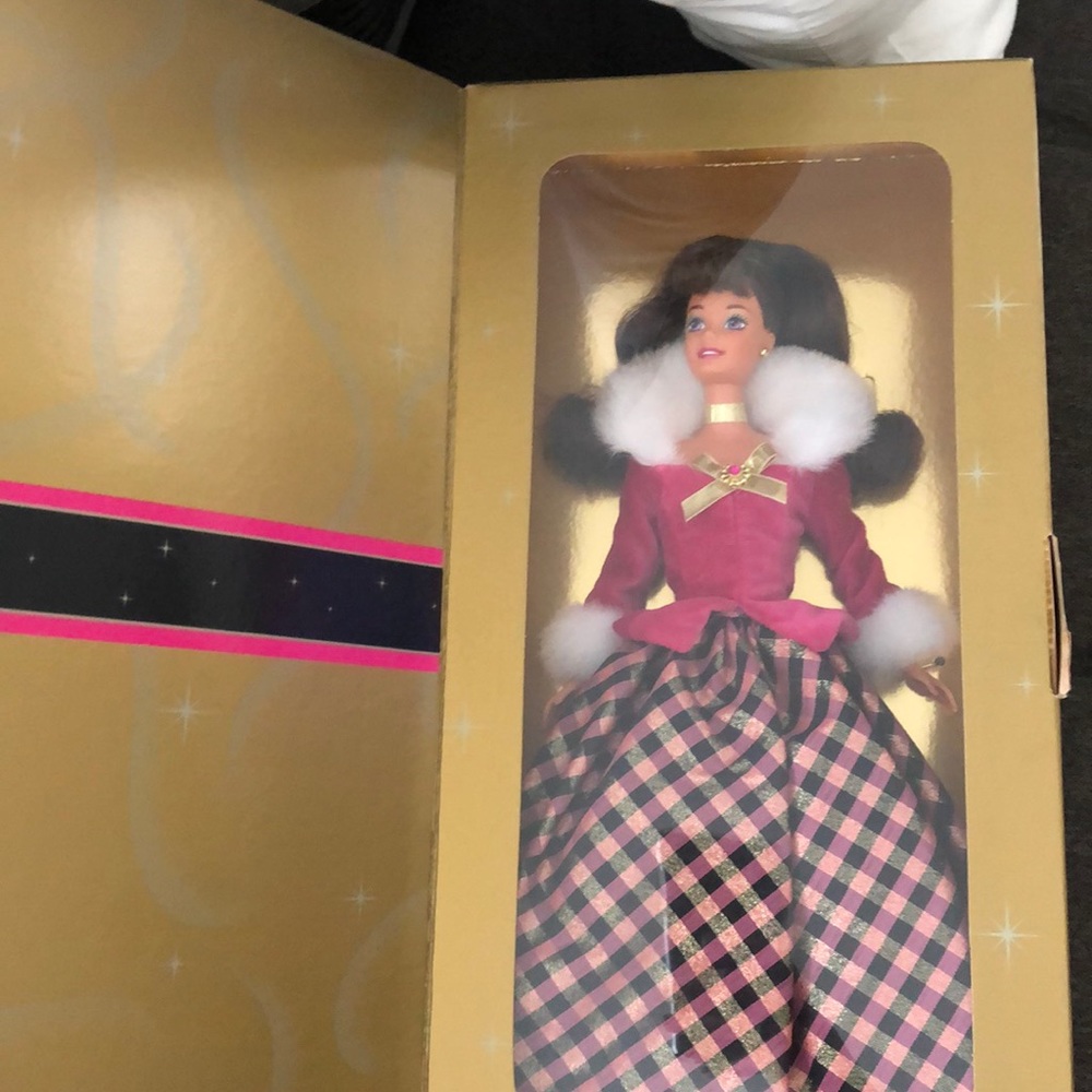 Winter Rhapsody Barbie - Picture 1 of 12